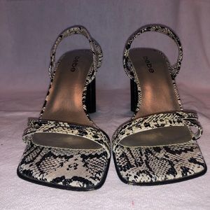 Snakeskin heel